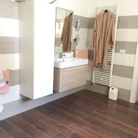 Oasi Del Verde Habitación en casa particular Bari
